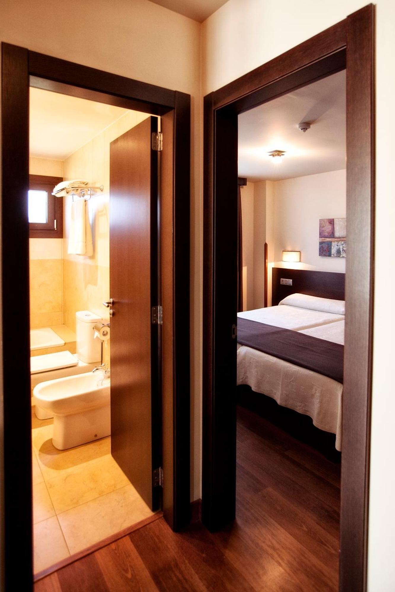 Apartamentos Rurales L'Arquera Лянес Екстериор снимка