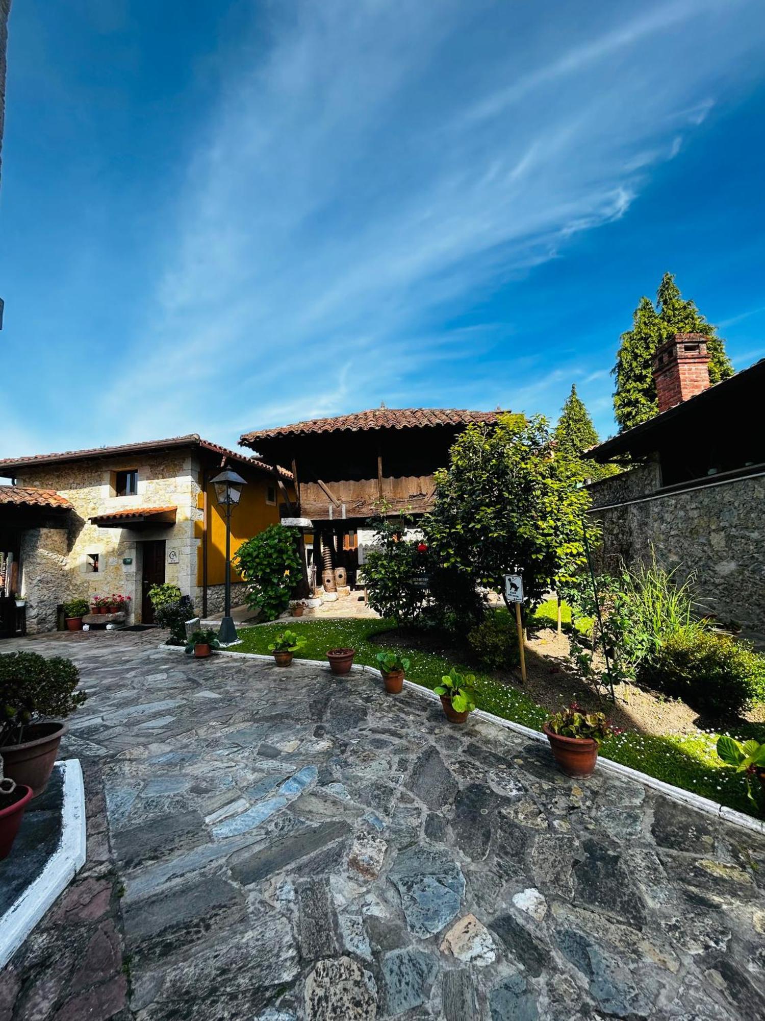 Apartamentos Rurales L'Arquera Лянес Екстериор снимка
