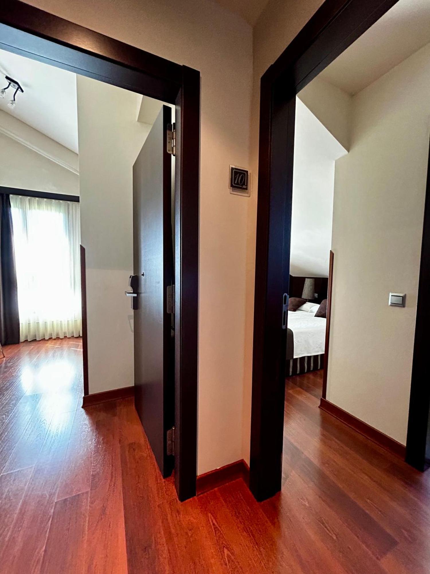 Apartamentos Rurales L'Arquera Лянес Екстериор снимка